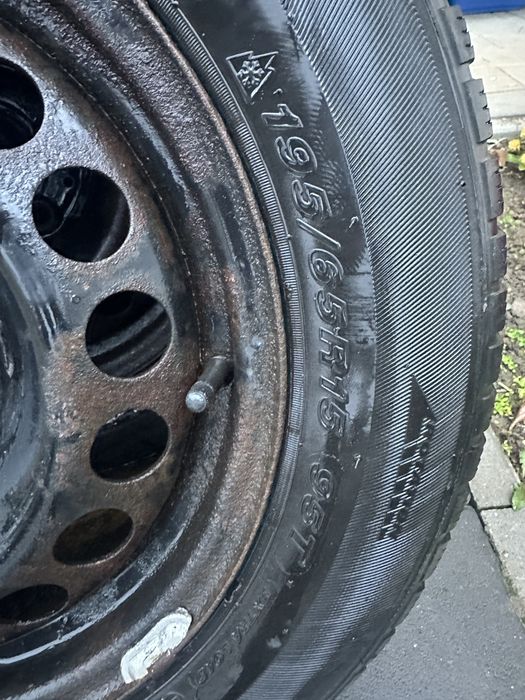 Vând set 4 roți complete – jante + cauciucuri 5x112 R15 - 125 lei/buc