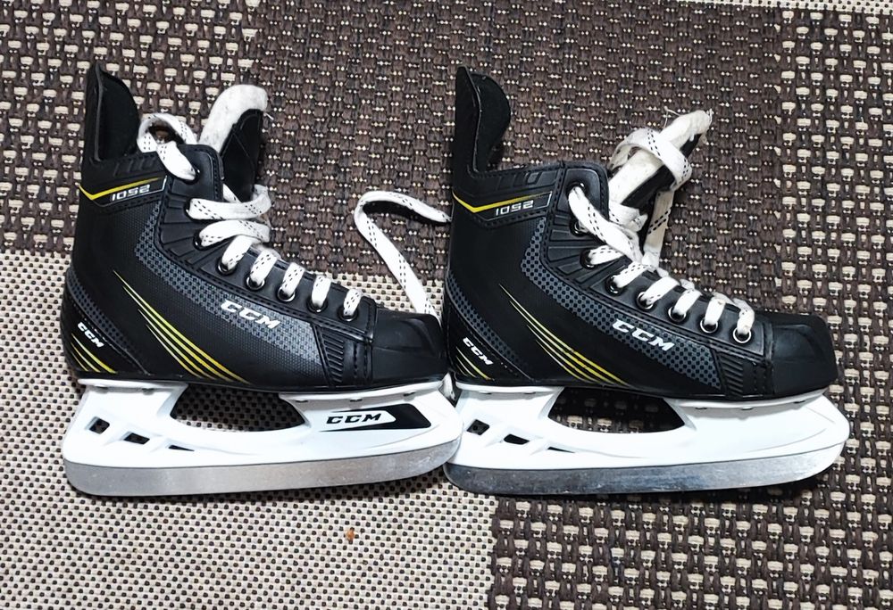 Patine hochei CCM 1052 , marime 32