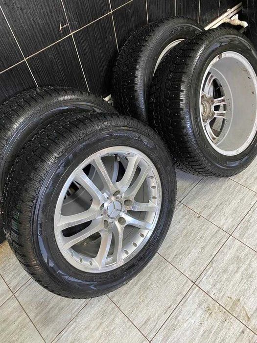 продается диски  255/55/18 с шипованными шинами от гелика