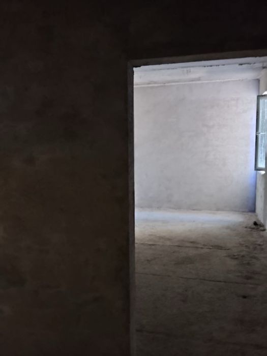 1 хонали уй сотилади 2 каватдан ситидан