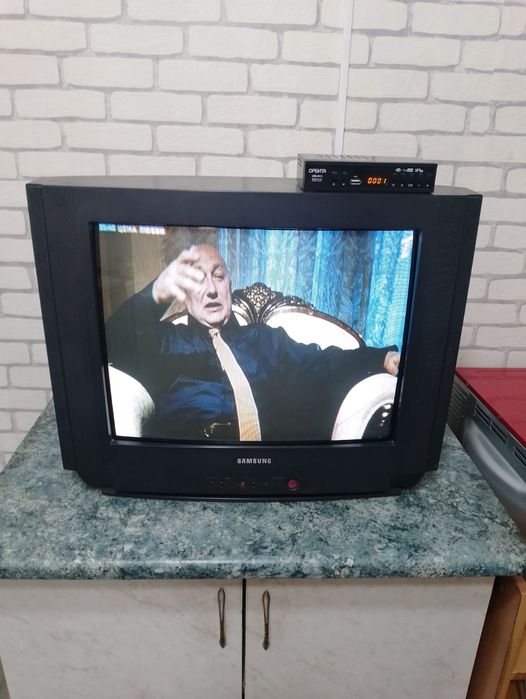 Продам телевизор и ресивер.Б.у.в отличном рабочем состоянии.