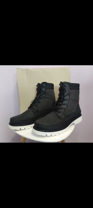 Нови мъжки боти с набук 46 номер Levi's