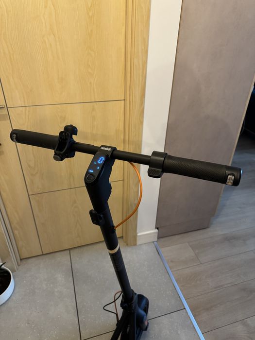 Trotineta electrica NINEBOT KickScooter F2 Pro, 10 inch, negru