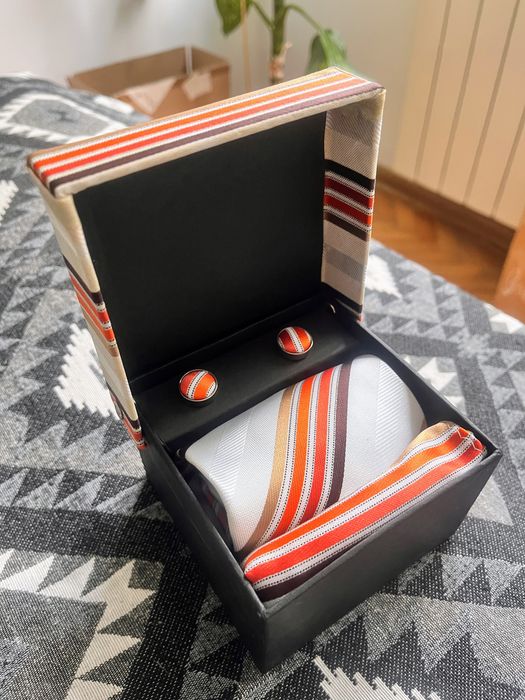 Set butoni + cravata si batista matase