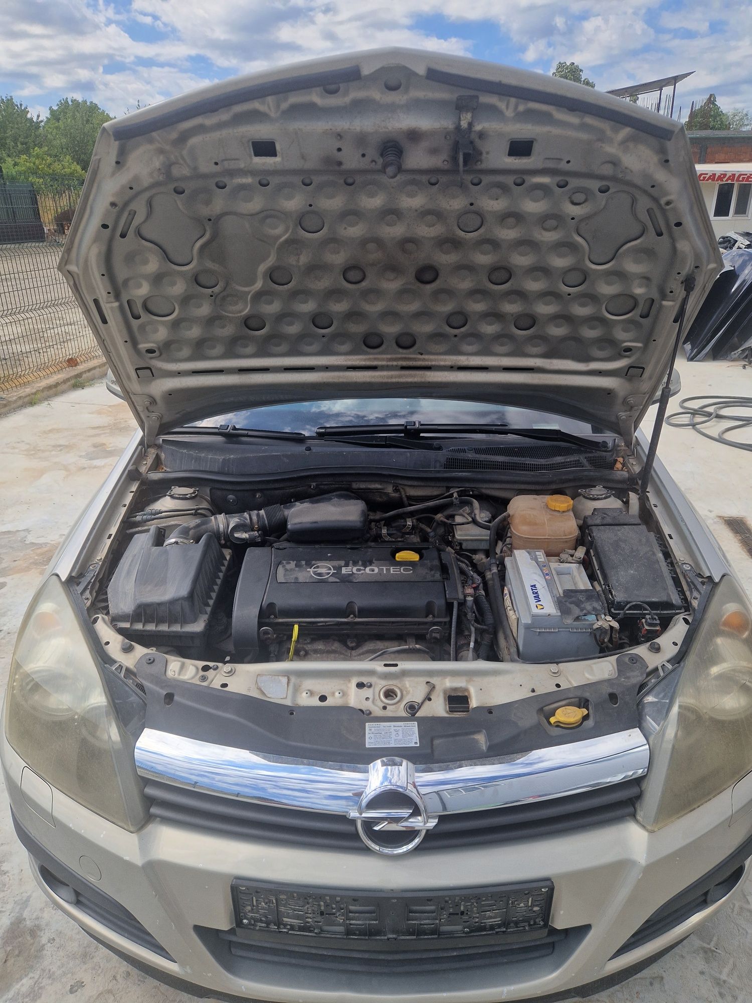 Opel Astra H 1.6 (НА ЧАСТИ)