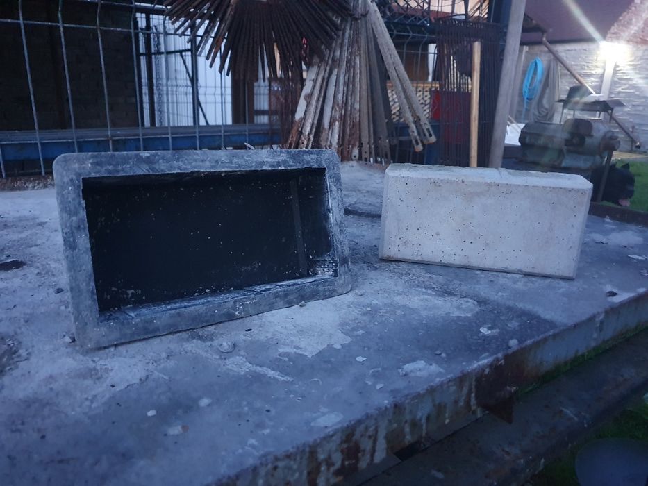 Vând masa vibrantă