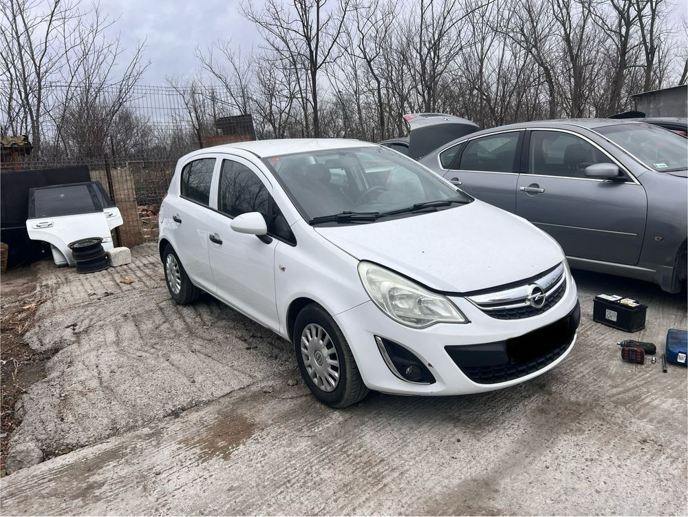 Dezmembrez Opel Corsa D Facelift 1.3cdti