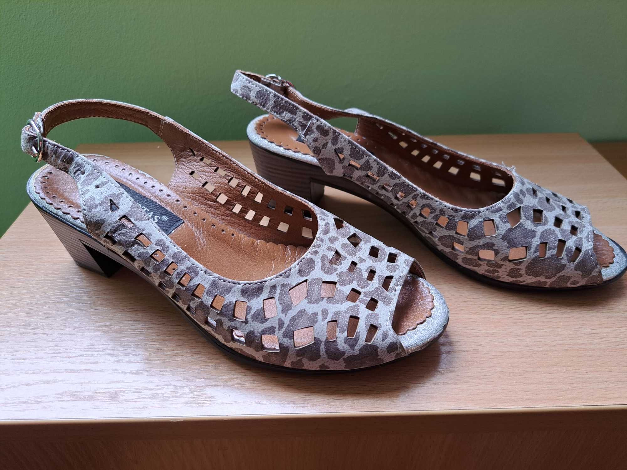 Сребристи сандали на петна Martas
