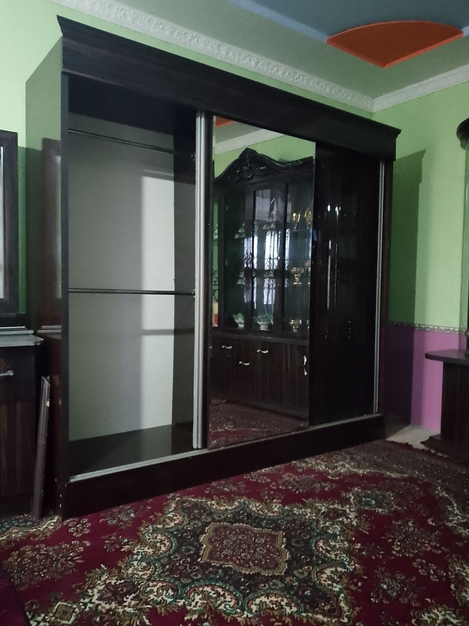 Assalomu aleykum mebellar sotiladi xolati yangi
