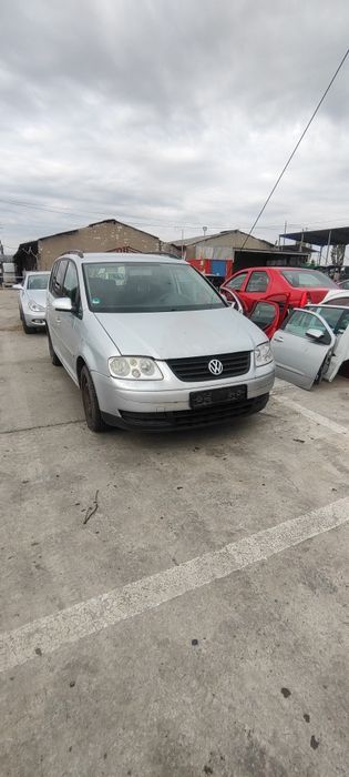 Dezmembrez VW Touran