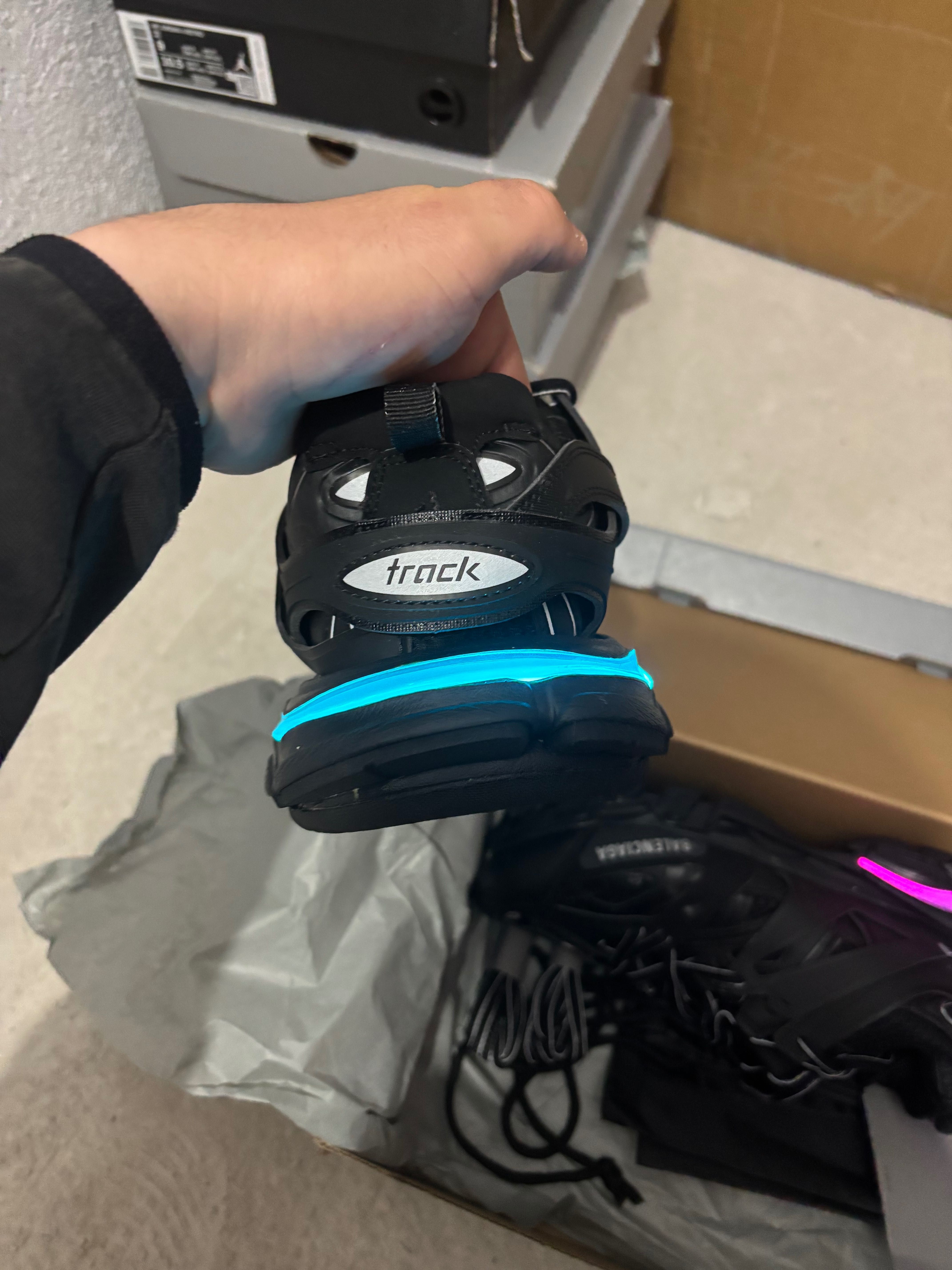 Balenciaga Track 2.0 LED – 43