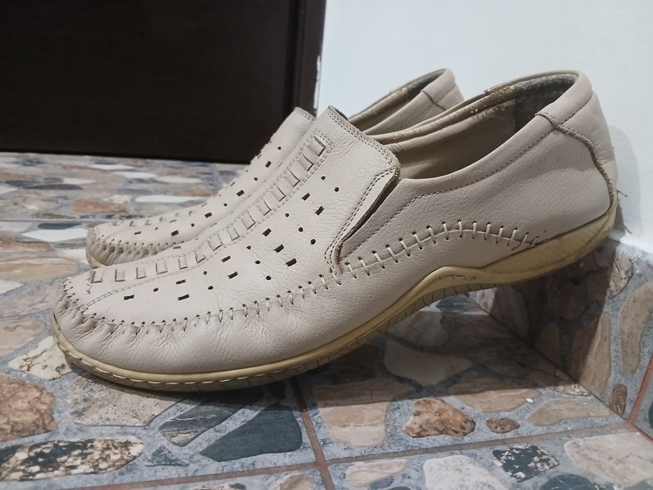 Pantofi barbati din piele naturala tip mocasini masura 43 in stare fb