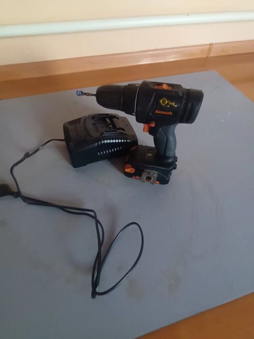 1.шурпавёр корейский.2.болгарка оригинал.3.лазер уровень корейский