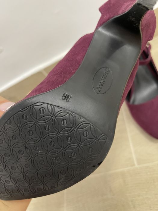 Pantofi cu toc din piele