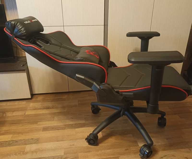 Игровое геймерское компьютерное кресло - MSI MAG CH120 X