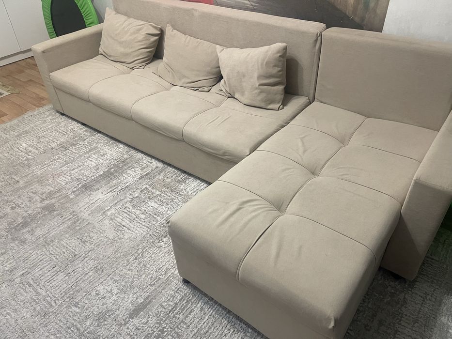 Диван угловой бежевый