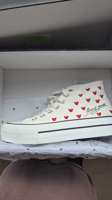 Tenisi cu mickey mouse, FETE, 37