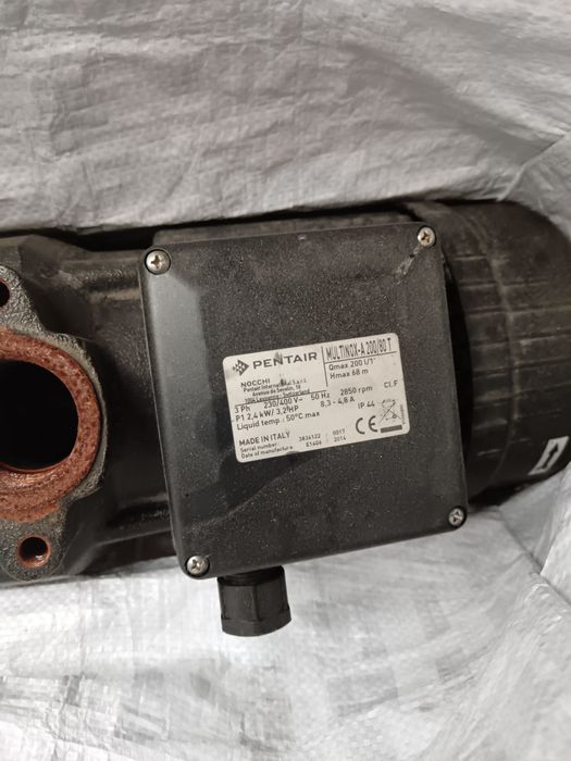 Многостъпала хоризонтална напорна помпа