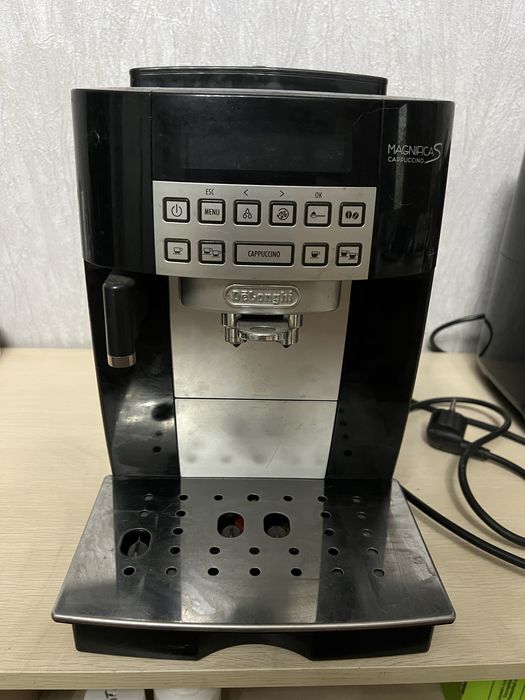 Кофе машина Delonghi