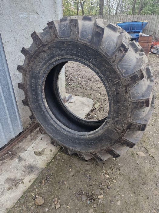 Vând anvelopa 16.9 r28