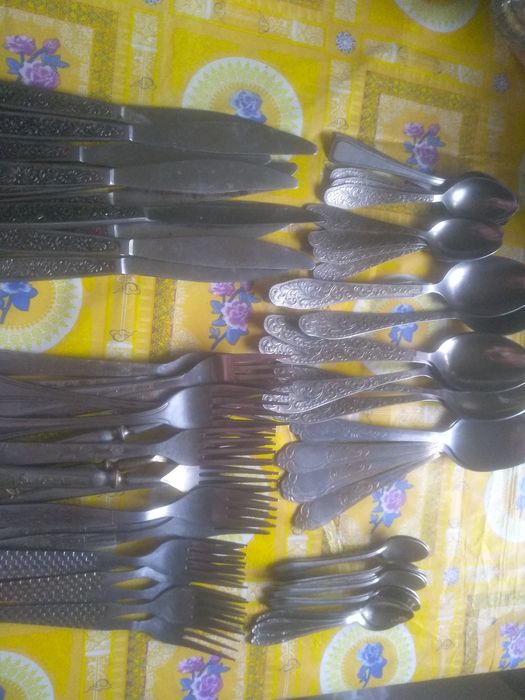 Продам столовые приборы