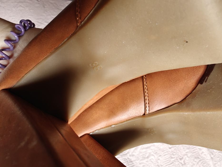 Pantofi maro cu toc si platforma, 38