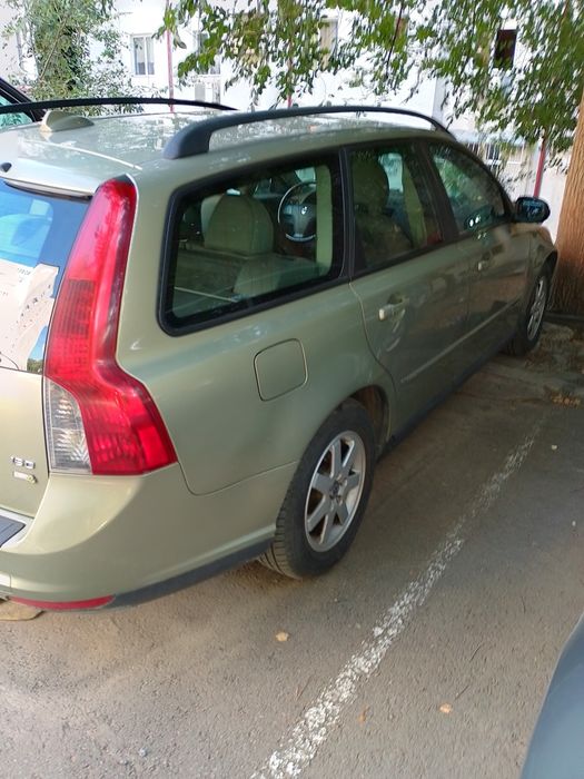 Vand Volvo,inmatriculat,stare impecabila