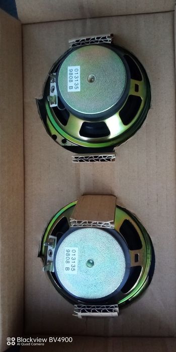 Diferite difuzoare ,  stereo