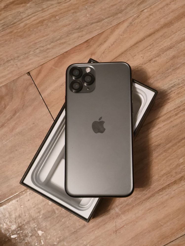 iphone 11 pro.