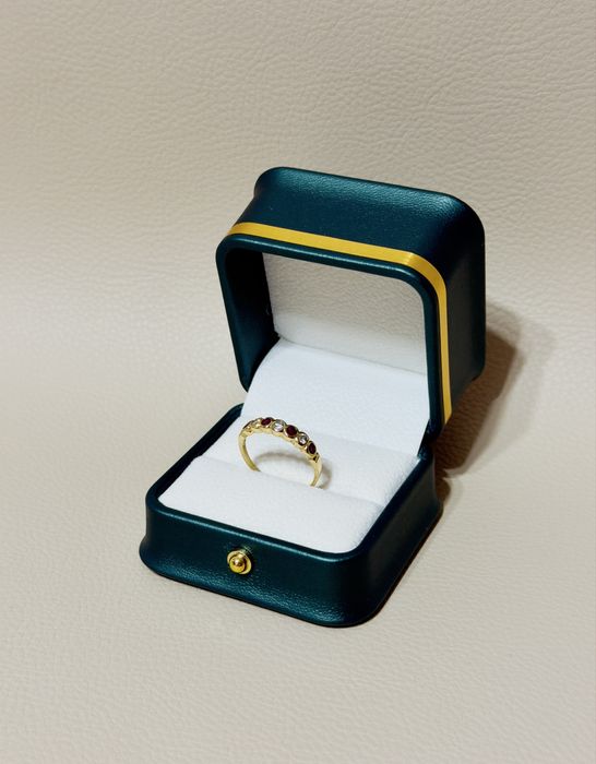 Inel aur galben 18k cu diamante si rubine