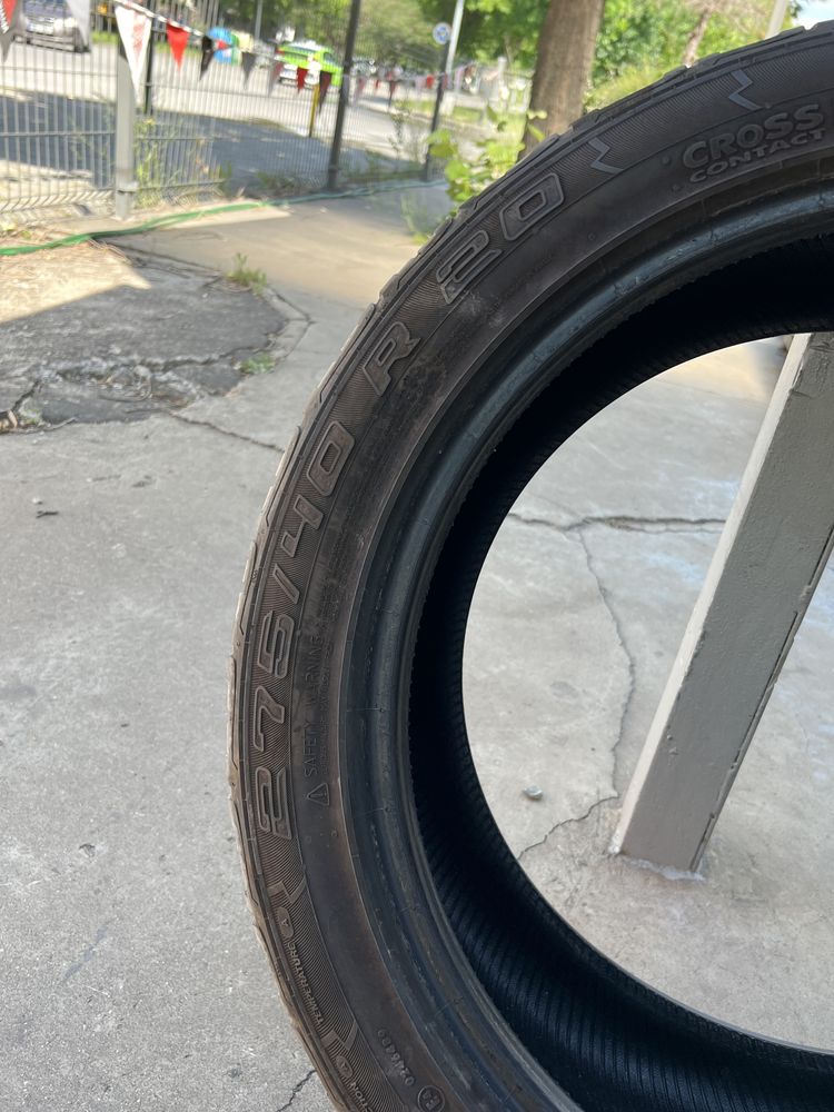 Continental 275 40 20