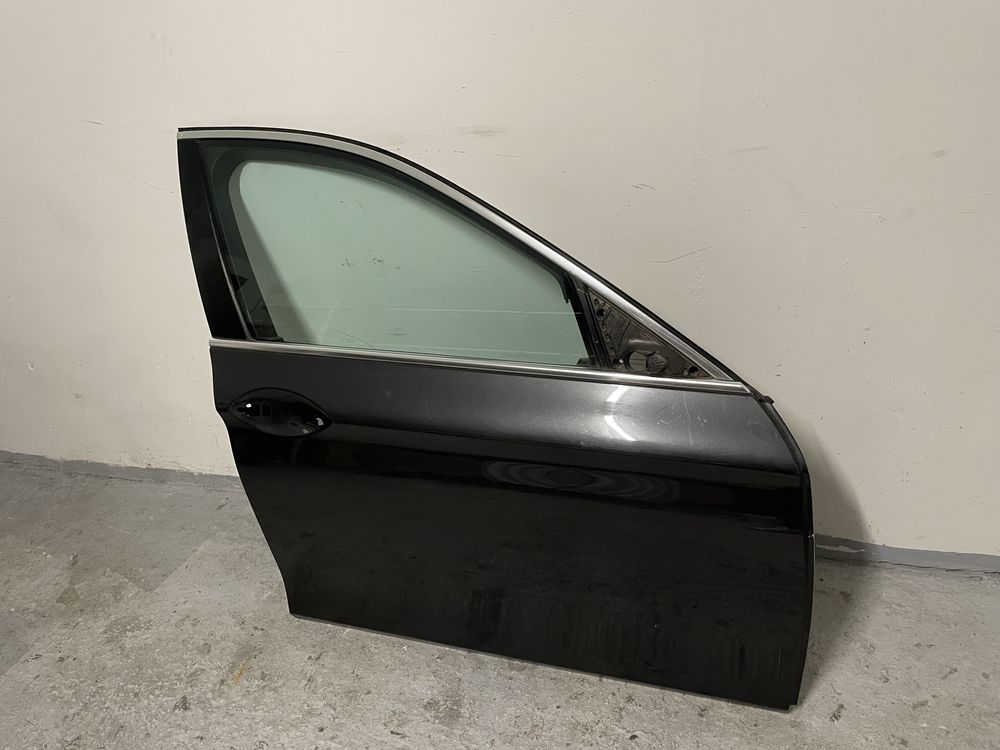 Usa farta dreapta BMW Seria 5 F10 F11 Culoare negru metalizat