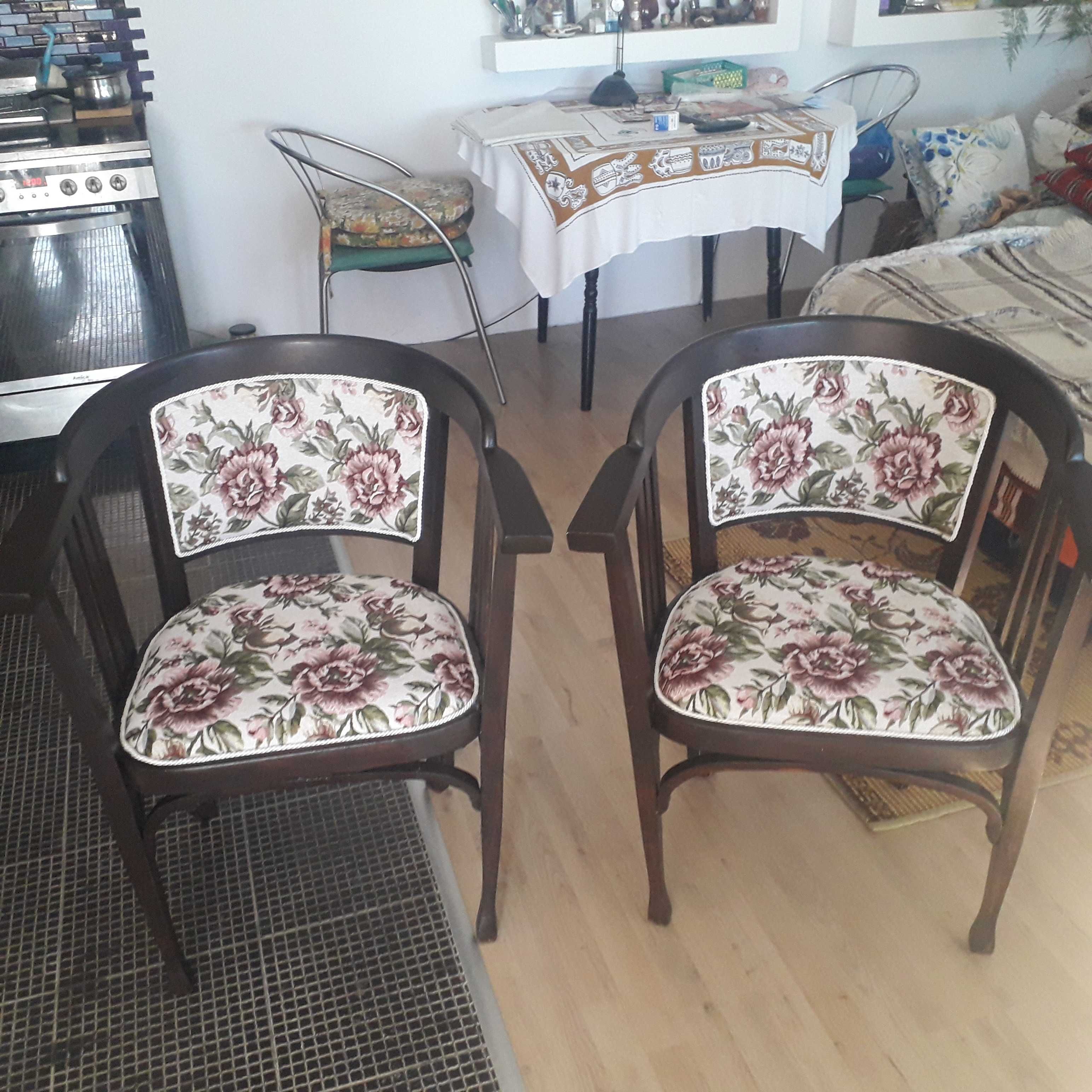 Столове антични реставрирани