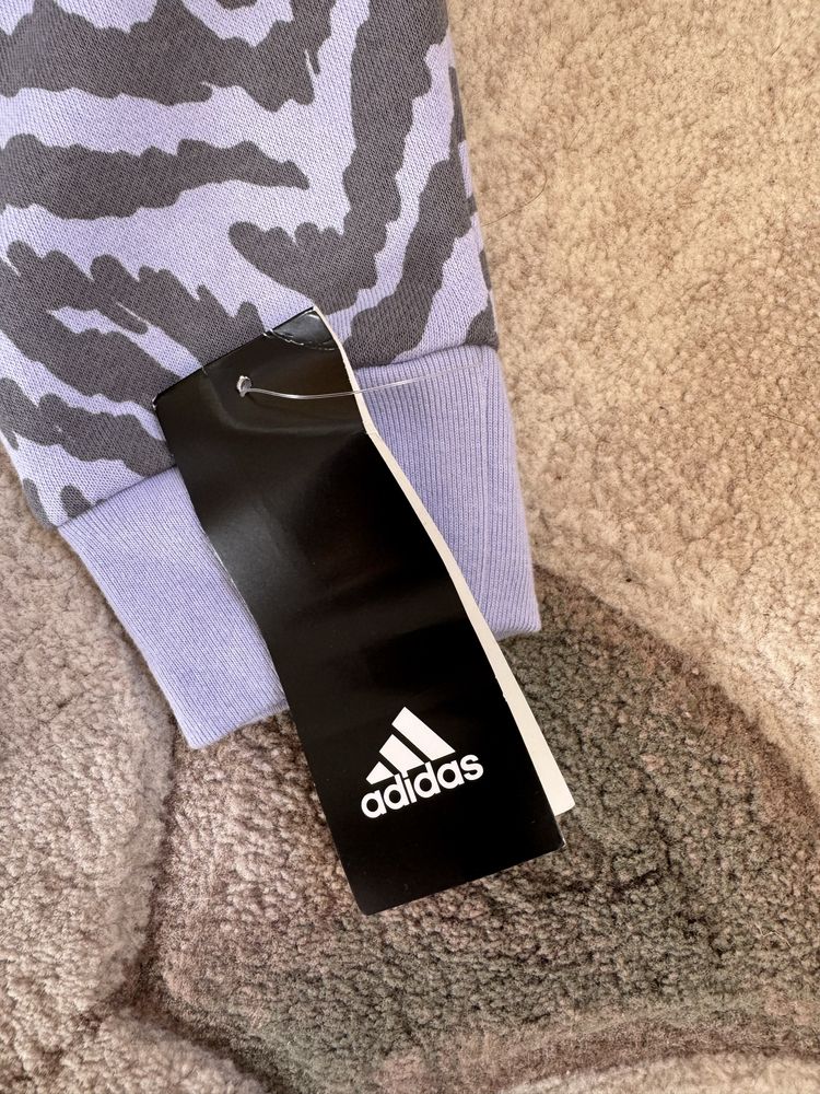 Дамски суитчър Adidas - нов
