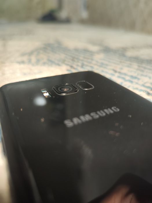 Samsung galaxy s8 plus 64/4 SROCHNI Ideal fakat chizik bor ekran sinma