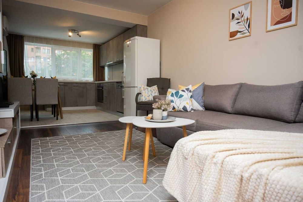 Дава се под наем Тристаен апартамент в София, Витоша - 80 кв.м за 688.5 € - Снимка #2