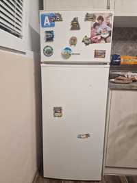 Хладилник CROWN в много добро състояние