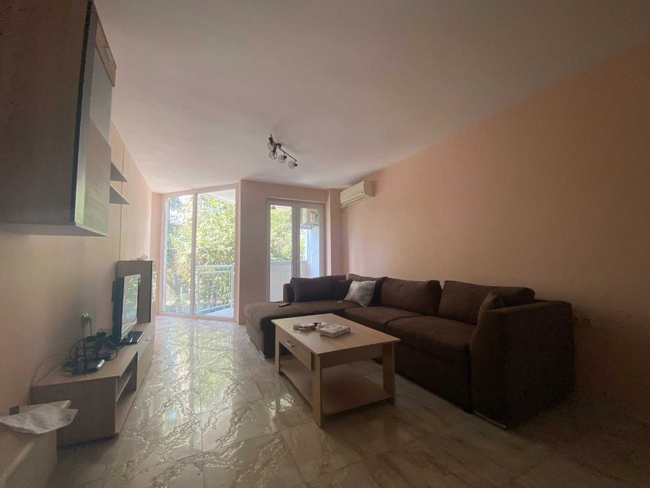 Тристаен апартамент в Дианабад