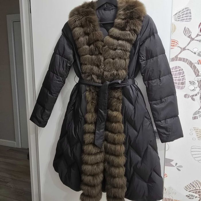 Пуховик черный с мехом