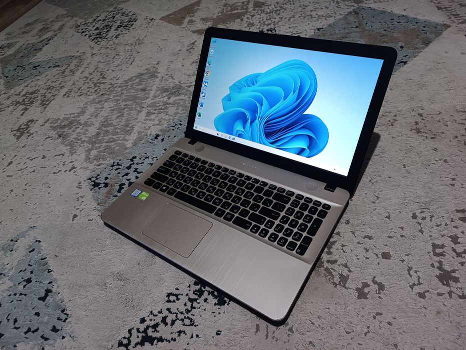 Мощный core i7 -7 поколения с SSD, Full HD ноутбук Asus