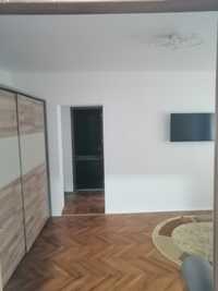 Închiriez apartament zona centrala