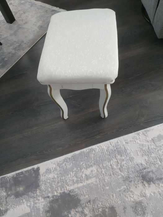 Scăunel Alb cu model auriu lemn Vitange