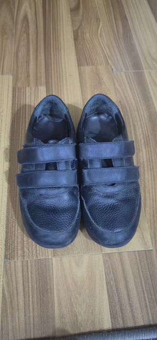 Продаются кожаные ботинки на мальчика в хорошем качестве.