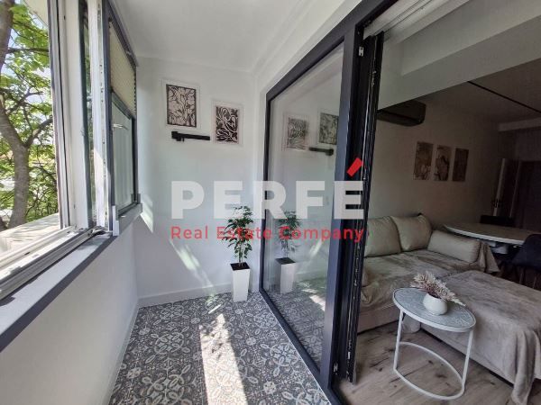 Дава се под наем Тристаен апартамент в Бургас, Център - 80 кв.м за 2250 € - Снимка #4