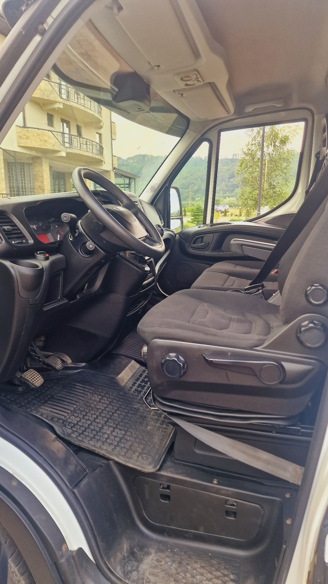 Vand iveco daily 50 150 basculabil cu bena omologata