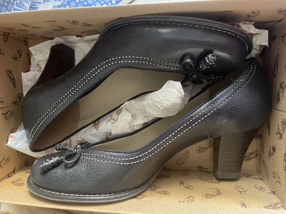 Продам новые туфли кожаные Англия Clarks, since 1825