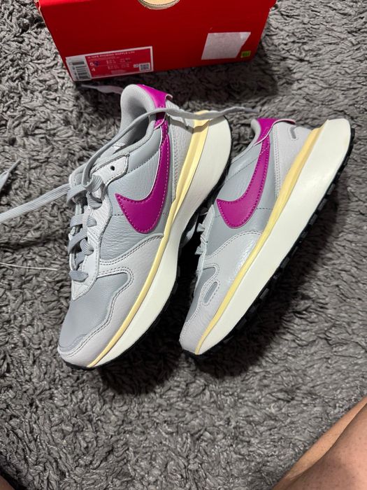 Nou în cutie:Adidași Nike Phoenix Waffle marimea 35.5