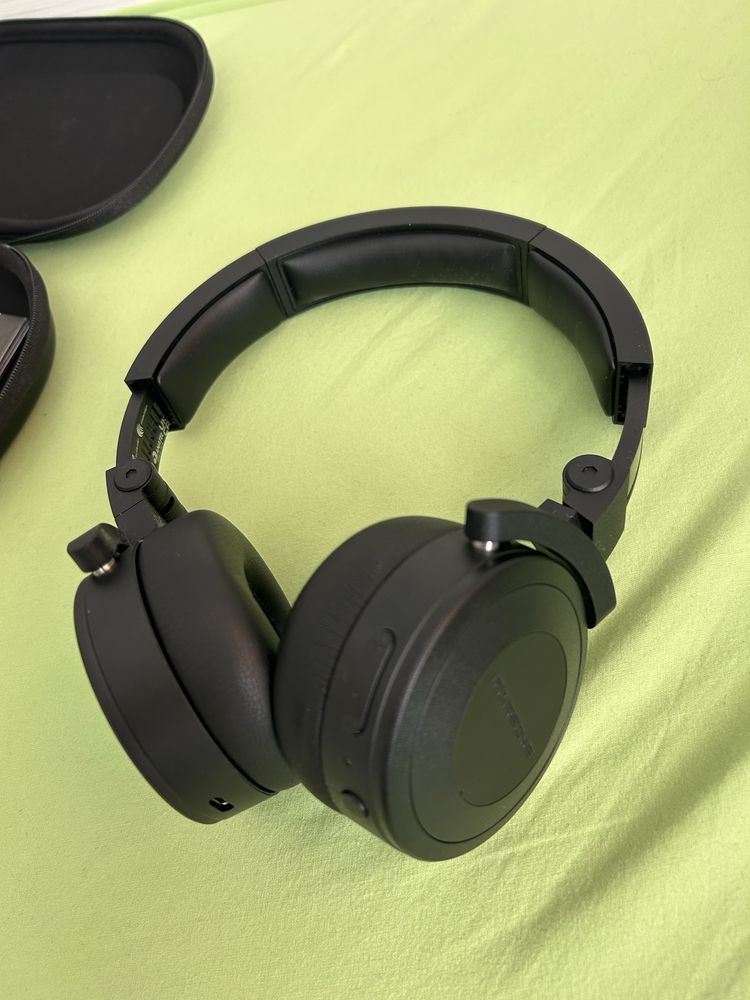 Porsche Headphones bluetooth