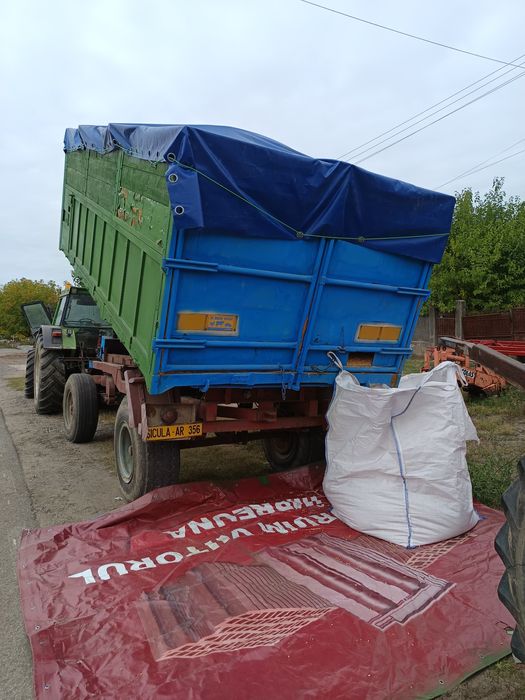 Vind remorca 16 tone basculabila pe spate