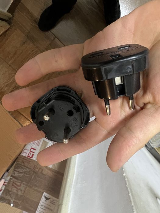 Adaptor Priza UK Anglia Usa America Noi Slim Fin Mini